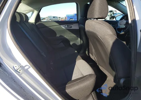 2023 Kia Forte Lx z USA, uszkodzony, nr VIN 3KPF24AD0PE544948